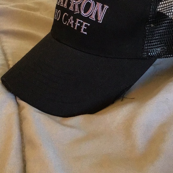 Two hats. Like new. - Picture 4 of 8